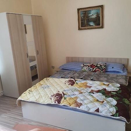 Hôtel Relax Haus à Hunedoara Extérieur photo