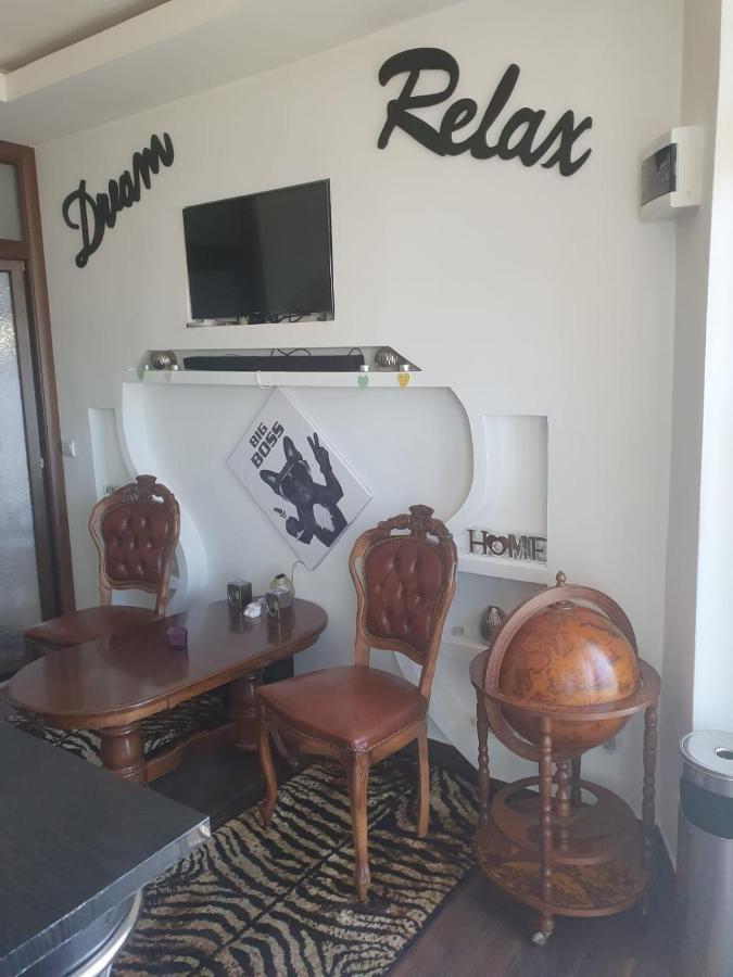 Hôtel Relax Haus à Hunedoara Extérieur photo