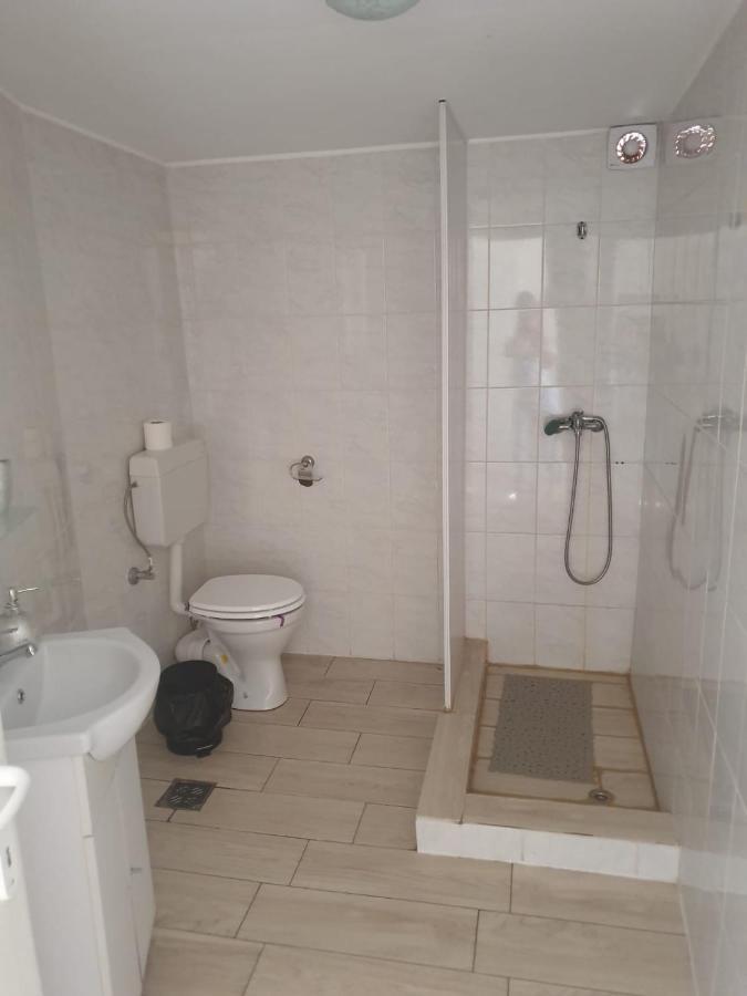 Hôtel Relax Haus à Hunedoara Extérieur photo
