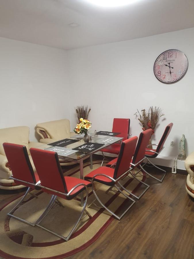 Hôtel Relax Haus à Hunedoara Extérieur photo