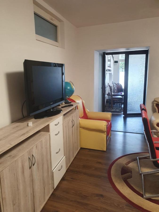 Hôtel Relax Haus à Hunedoara Extérieur photo